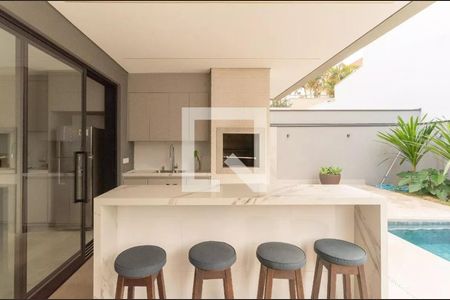 Casa à venda com 330m², 3 quartos e 4 vagas Casa à venda com 330m², 3 quartos e 4 vagasÁrea externa