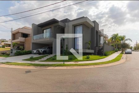 Casa à venda com 330m², 3 quartos e 4 vagas Casa à venda com 330m², 3 quartos e 4 vagasFachada