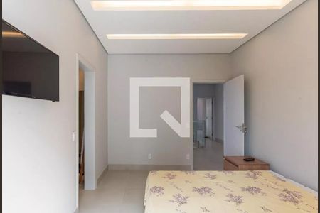 Casa à venda com 330m², 3 quartos e 4 vagas Casa à venda com 330m², 3 quartos e 4 vagasQuarto