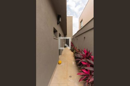 Casa à venda com 330m², 3 quartos e 4 vagas Casa à venda com 330m², 3 quartos e 4 vagasÁrea externa