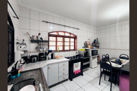 Casa à venda com 160m², 3 quartos e 2 vagas Casa à venda com 160m², 3 quartos e 2 vagasCozinha