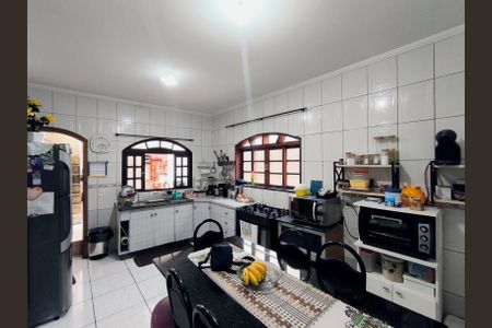 Casa à venda com 160m², 3 quartos e 2 vagas Casa à venda com 160m², 3 quartos e 2 vagasCozinha