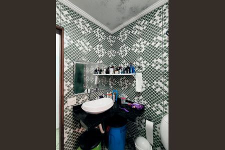 Casa à venda com 160m², 3 quartos e 2 vagas Casa à venda com 160m², 3 quartos e 2 vagasBanheiro 1