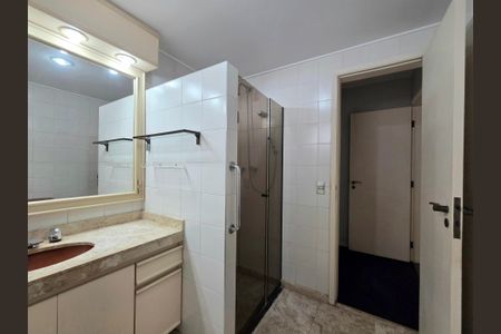 Apartamento à venda com 161m², 3 quartos e 2 vagasBanheiro da Suíte 1