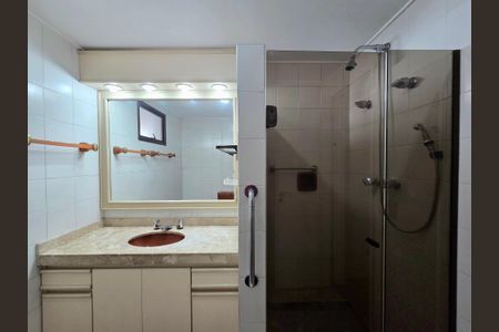 Apartamento à venda com 161m², 3 quartos e 2 vagasBanheiro da Suíte 1