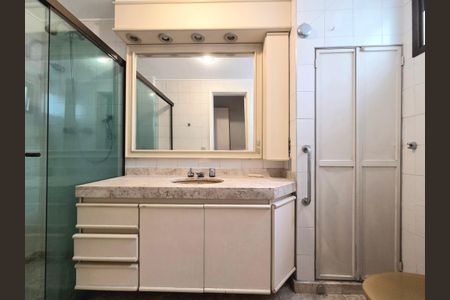 Apartamento à venda com 161m², 3 quartos e 2 vagasBanheiro da Suíte 2