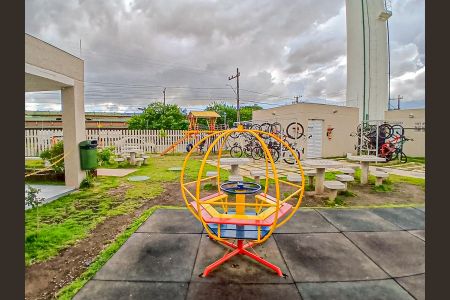 Apartamento para alugar com 42m², 2 quartos e 1 vaga Apartamento para alugar com 42m², 2 quartos e 1 vagaÁrea comum - Playground