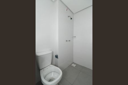 Banheiro de apartamento à venda com 1 quarto, 27m² em Independência, Porto Alegre