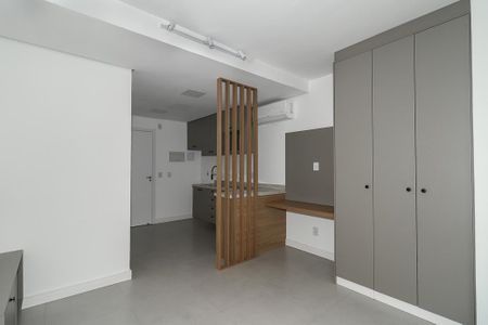 Apartamento à venda com 27m², 1 quarto e sem vagaSala / Quarto / Cozinha