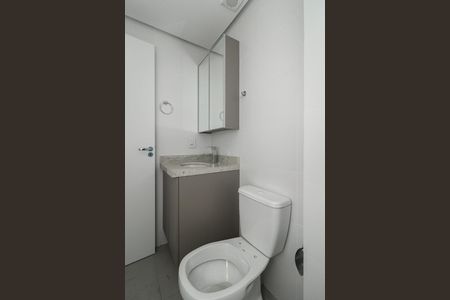 Banheiro de apartamento à venda com 1 quarto, 27m² em Independência, Porto Alegre