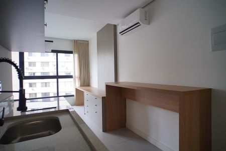 Cozinha  de kitnet/studio à venda com 1 quarto, 24m² em Independência, Porto Alegre