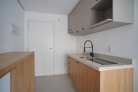 Cozinha  de kitnet/studio à venda com 1 quarto, 24m² em Independência, Porto Alegre