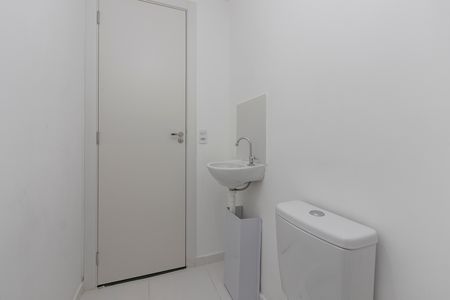 Apartamento para alugar com 30m², 2 quartos e sem vaga Apartamento para alugar com 30m², 2 quartos e sem vagaBanheiro