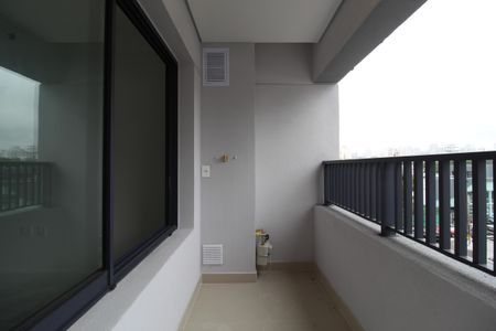 Varanda de kitnet/studio à venda com 1 quarto, 30m² em Indianópolis, São Paulo