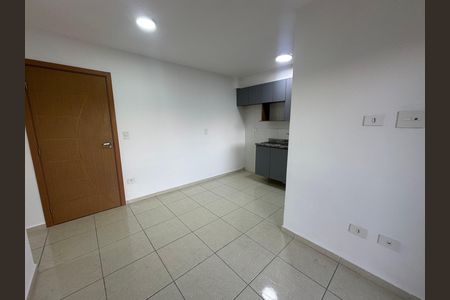Sala de apartamento para alugar com 2 quartos, 45m² em Parque Sao Vicente, São Vicente