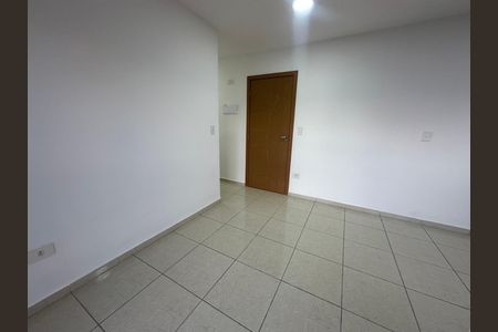 Sala de apartamento para alugar com 2 quartos, 45m² em Parque Sao Vicente, São Vicente