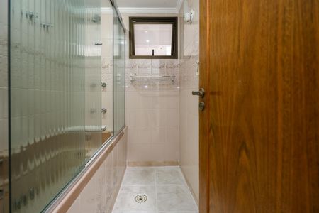 Apartamento à venda com 192m², 4 quartos e 4 vagasBanheiro