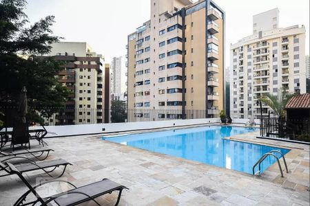 Apartamento à venda com 192m², 4 quartos e 4 vagasÁrea comum - Piscina
