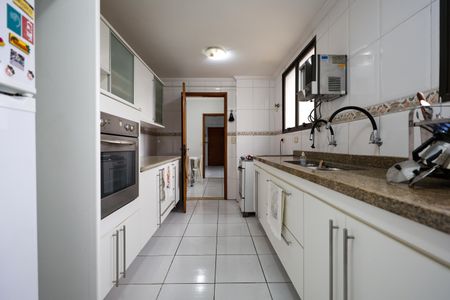 Apartamento à venda com 192m², 4 quartos e 4 vagasCozinha