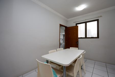 Apartamento à venda com 192m², 4 quartos e 4 vagasCopa