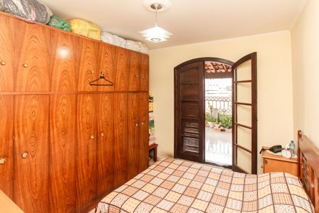 Quarto 1 de casa à venda com 2 quartos, 150m² em Vila Constança, São Paulo