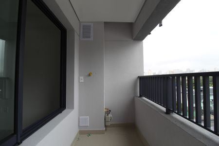 Varanda de kitnet/studio à venda com 1 quarto, 30m² em Indianópolis, São Paulo
