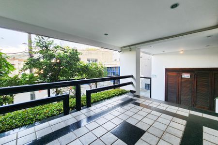 Apartamento à venda com 90m², 3 quartos e 1 vaga Apartamento à venda com 90m², 3 quartos e 1 vagaÁrea Comum