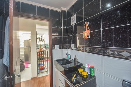 Apartamento à venda com 60m², 2 quartos e 1 vaga Apartamento à venda com 60m², 2 quartos e 1 vagaBanheiro