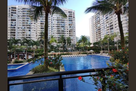 Apartamento à venda com 69m², 2 quartos e 1 vagaÁrea comum - Piscina