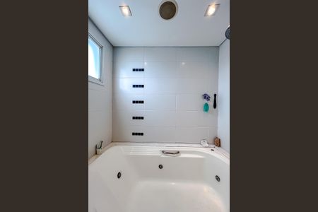 Apartamento para alugar com 360m², 5 quartos e 4 vagasBanheiro da Suíte 1