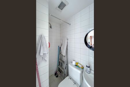 Apartamento para alugar com 360m², 5 quartos e 4 vagasBanheiro de serviço