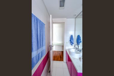 Apartamento para alugar com 360m², 5 quartos e 4 vagasBanheiro da Suíte 4