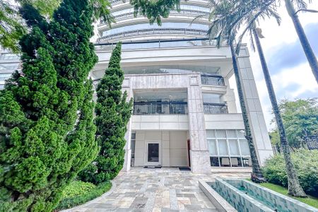 Apartamento para alugar com 360m², 5 quartos e 4 vagasEntrada