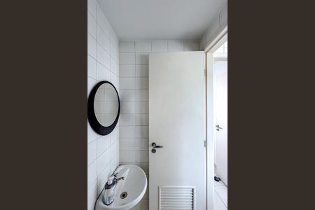 Apartamento para alugar com 360m², 5 quartos e 4 vagasBanheiro de serviço