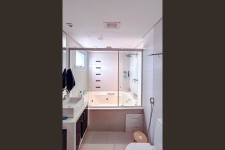 Apartamento para alugar com 360m², 5 quartos e 4 vagasBanheiro da Suíte 1