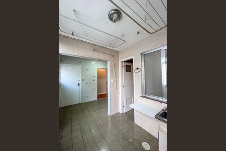 Apartamento para alugar com 90m², 2 quartos e sem vagaCozinha e Área de Serviço