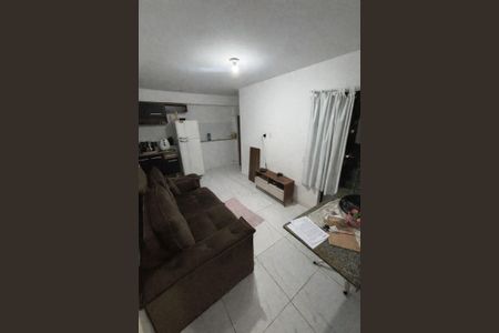 Sala de apartamento para alugar com 1 quarto, 36m² em Trindade, São Gonçalo