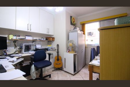 Apartamento à venda com 182m², 4 quartos e 2 vagasQuarto 2