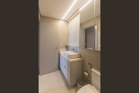 Apartamento à venda com 68m², 1 quarto e 2 vagasBanheiro da Suíte