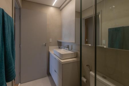 Apartamento à venda com 68m², 1 quarto e 2 vagasBanheiro da Suíte