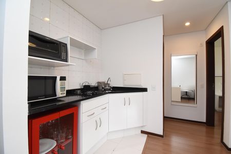 Sala/Cozinha de apartamento para alugar com 1 quarto, 61m² em Centro, Curitiba