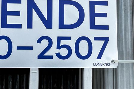 Casa à venda com 565m², 3 quartos e 6 vagasPlaca