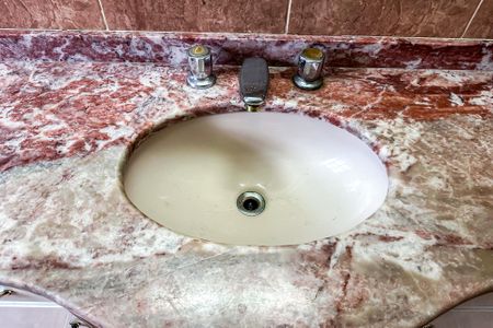 Casa à venda com 565m², 3 quartos e 6 vagasBanheiro 1