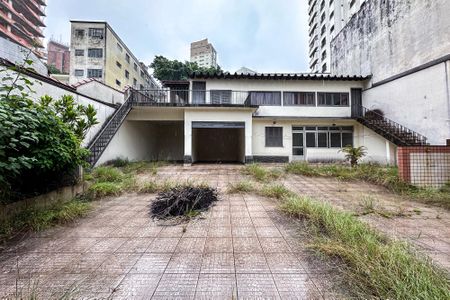 Casa à venda com 565m², 3 quartos e 6 vagasQuintal