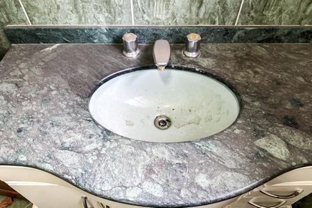 Casa à venda com 565m², 3 quartos e 6 vagasBanheiro 2