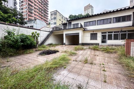 Casa à venda com 565m², 3 quartos e 6 vagasQuintal
