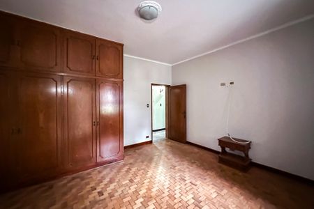 Casa à venda com 565m², 3 quartos e 6 vagasQuarto 3