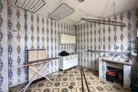 Casa à venda com 565m², 3 quartos e 6 vagasLavanderia