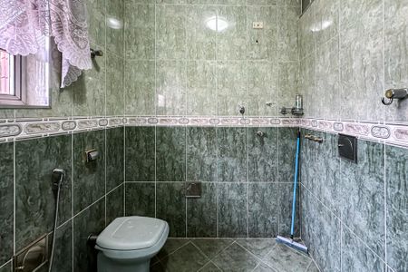 Casa à venda com 565m², 3 quartos e 6 vagasBanheiro 2