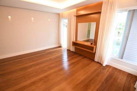 Casa de condomínio para alugar com 420m², 4 quartos e 4 vagasQuarto 3 - Suíte